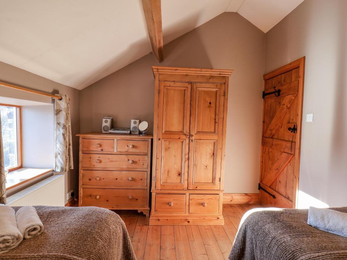 Hayloft Cottage Staintondale Exteriör bild